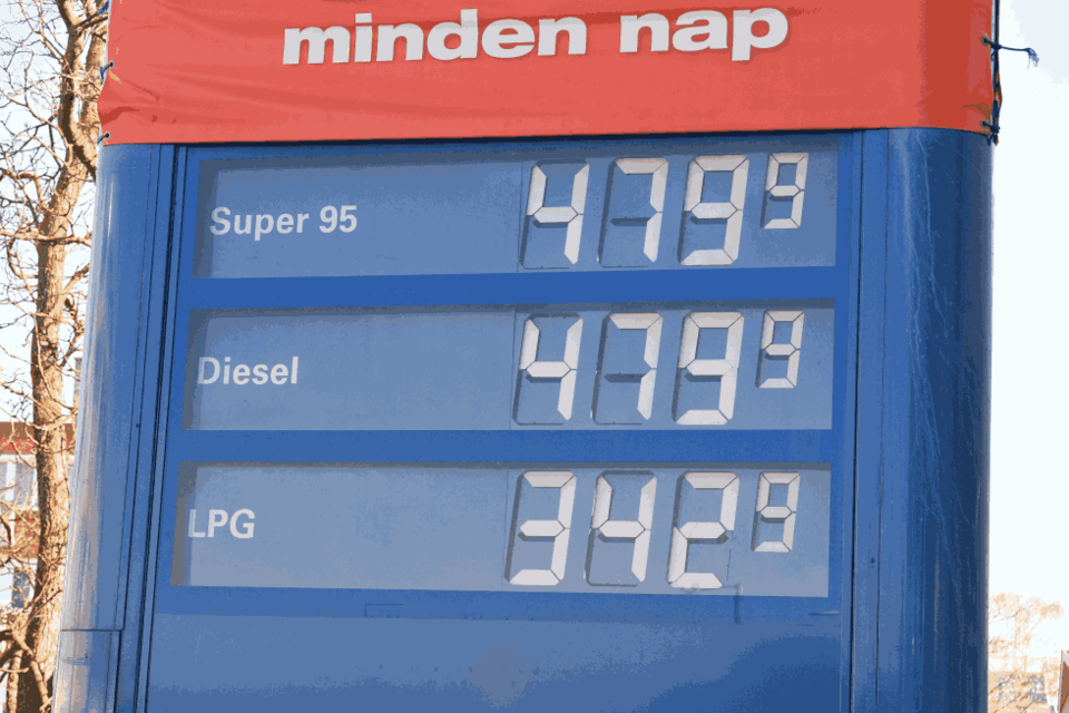 Jagd nach Billig-Sprit: Tausende Österreicher fahren zum Tanken nach Ungarn