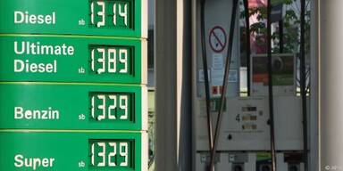 Tankstellenbetreiber senken und erh&ouml;hen die Preise