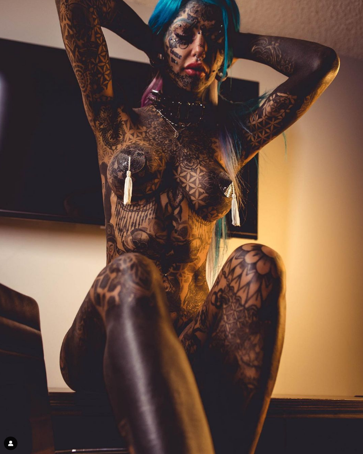 amberluke_666/instagram