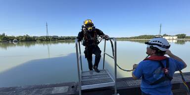 „Superservice“  im Donaukraftwerk
