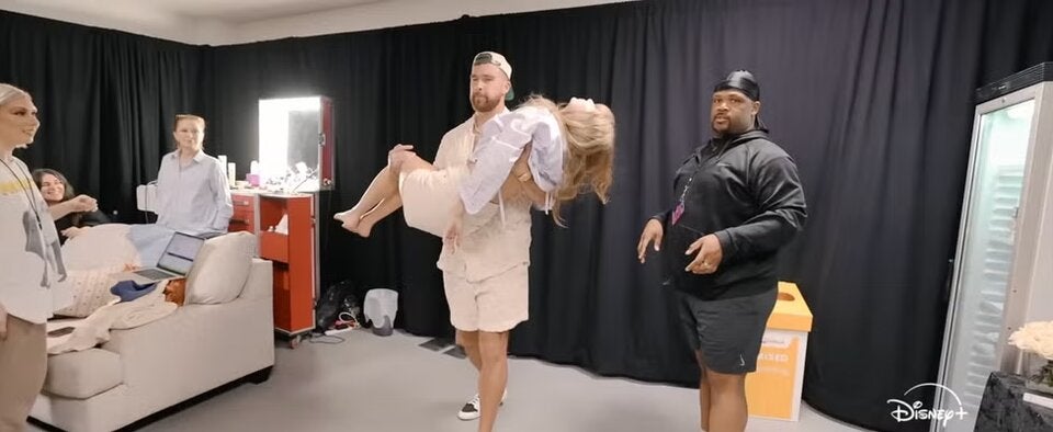 Taylor Swift zeigt Doku, letztes Konzert und ihre Liebe zu Travis