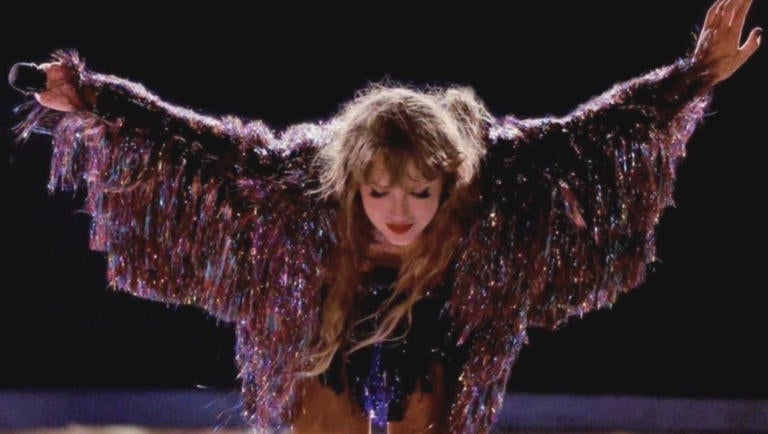 Taylor Swift zeigt Doku, letztes Konzert und ihre Liebe zu Travis
