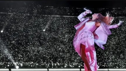 Taylor Swift toppt erneut die internationalen Verkaufscharts