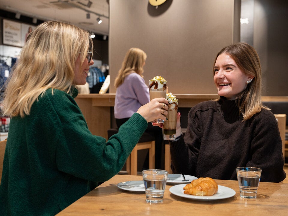 Hype nimmt kein Ende! Dubai-Schokolade gibt es jetzt als Kaffee