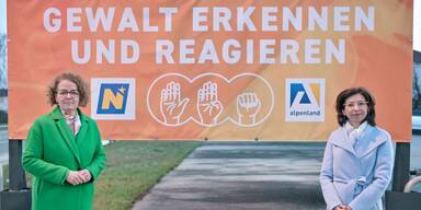 Weltfrauentag in St. P&ouml;lten: Solidarit&auml;t durch Lichtinstallationen