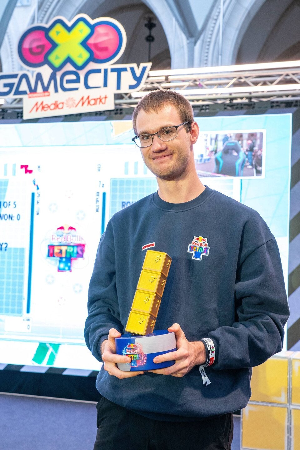 Florian Schriebl 

@font-face
	{font-family:Helvetica;
	panose-1:2 11 6 4 2 2 2 2 2 4;
	mso-font-charset:0;
	mso-generic-font-family:swiss;
	mso-font-pitch:variable;
	mso-font-signature:3 0 0 0 1 0;}@font-face
	{font-family: