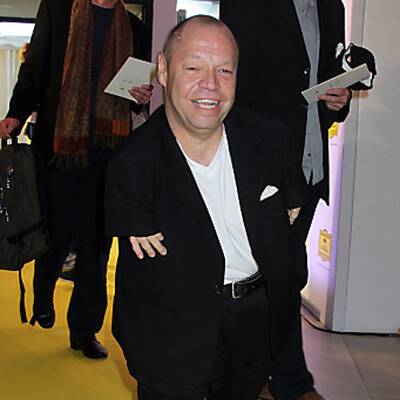 Rihanna - Queen of Downloads