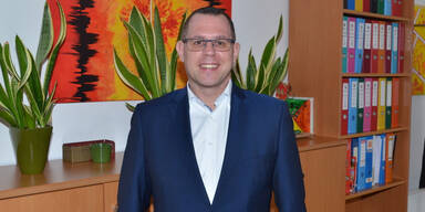 Pottendorfer B&uuml;rgermeister als ''Impfvordr&auml;ngler'': Wirbel um WhatsApp-Nachricht