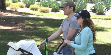 Schwangerer Mann trennt sich von Ehefrau