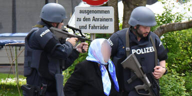 Punker als Bankräuber nahm Taxler als Geisel