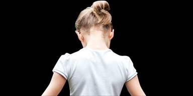 Tochter an Tankstelle vergessen