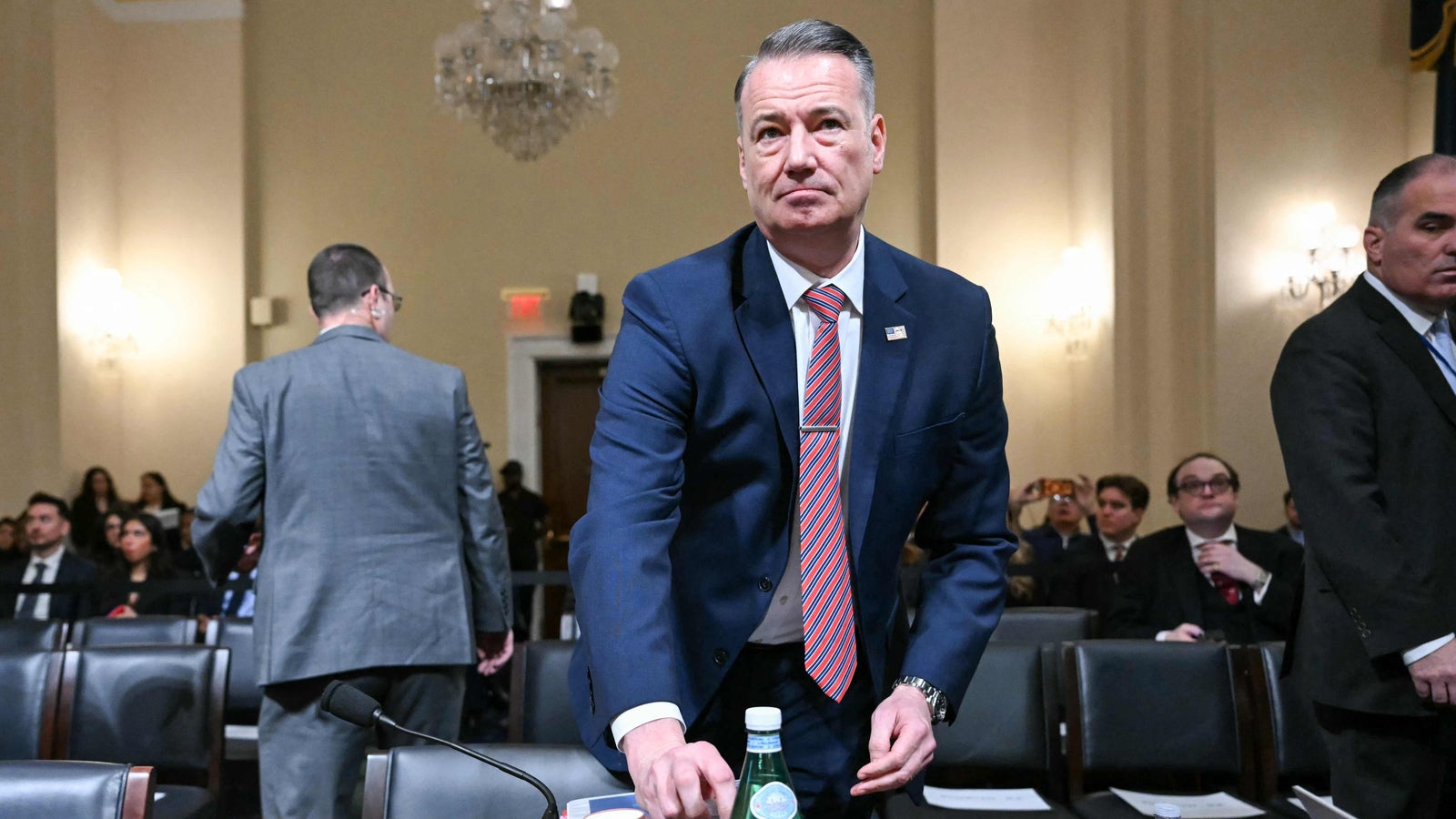 ICE-Chef wehrt sich im Kongress gegen Vorwürfe Kép