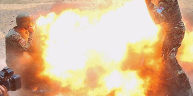 Kriegs-Fotografin drückt im Moment ihres Todes ab