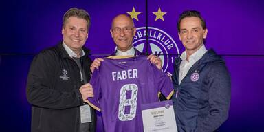 Halleluja: Dom-Pfarrer Faber ist jetzt offiziell Austrianer