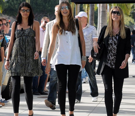 Topmodel-Kandidatinnen Alisar und Leyla mit Heidi Klum