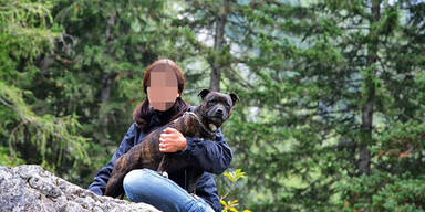 Tote hing am Heizungsrohr