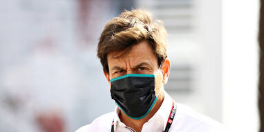 "Sauerei": Wolff tobt nach Verstappen-Manöver
