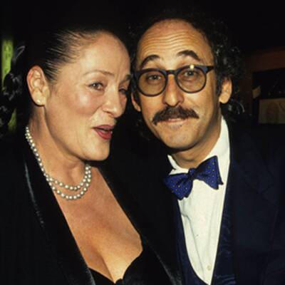 Rihanna - Queen of Downloads