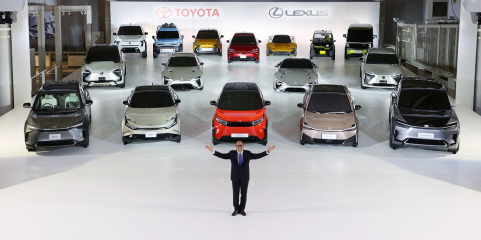Toyota kündigt 30 neue Elektroautos an