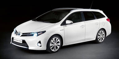 Toyota Auris Kombi und Verso Facelift