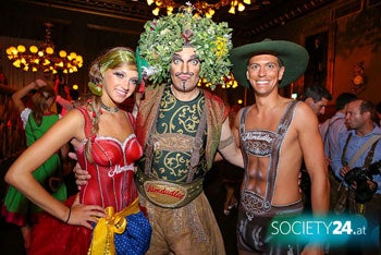 Der Almdudler Trachtenpärchenball 2013