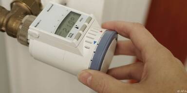 Treibstoffe und Heiz&ouml;l im Jahresvergleich billiger