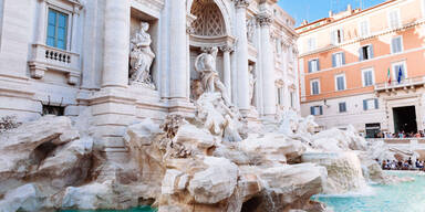 Touristen-Prügelei am Trevi-Brunnen