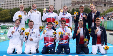 Medaillen-Gewinner beim Triathlon Mixed-Staffel-Bewerb