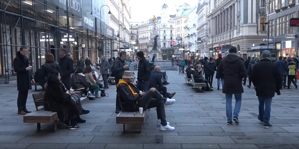 Trotz Lockdown: Massen fluten Wiener Innenstadt | Von wegen Baby-Elefant