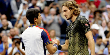 Sensation: 18-J&auml;hriger kickt Tsitsipas out