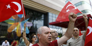 Türkei: Weitere 15.000 Beamte suspendiert