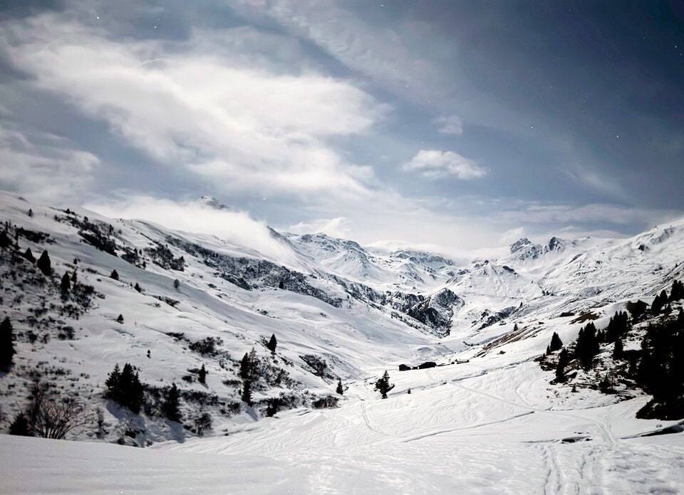 Lawinenabgang in den Tuxer Alpen: Bergrettung und Polizei im Einsatz