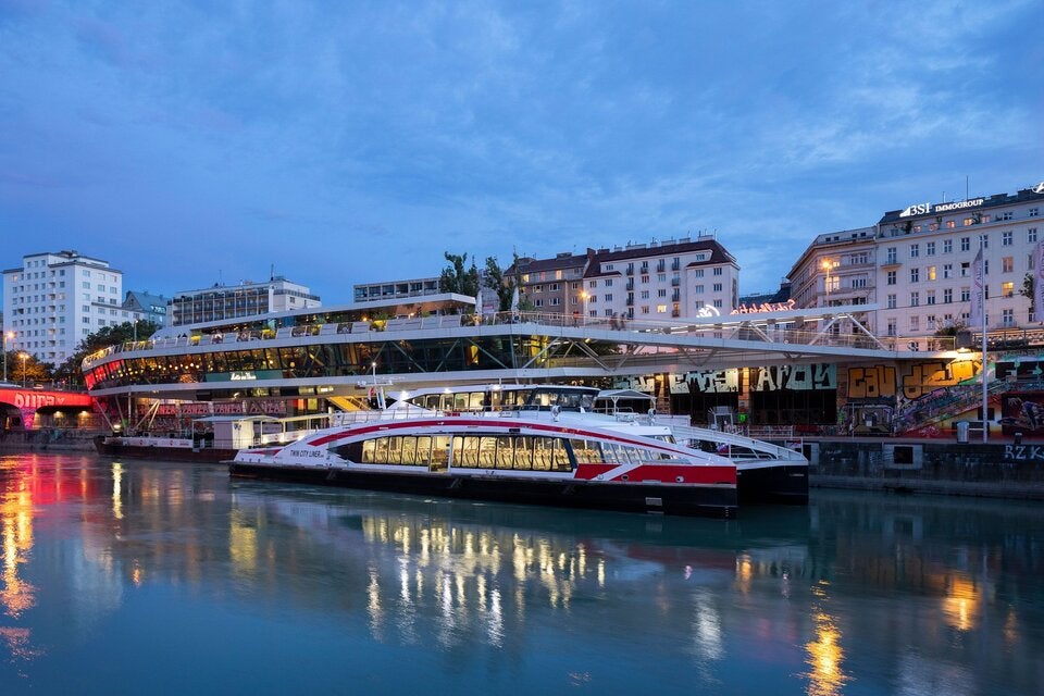 Ab Schwedenpaltz geht es mit dem Twin City Liner ins weihnachtliche Bratislava.