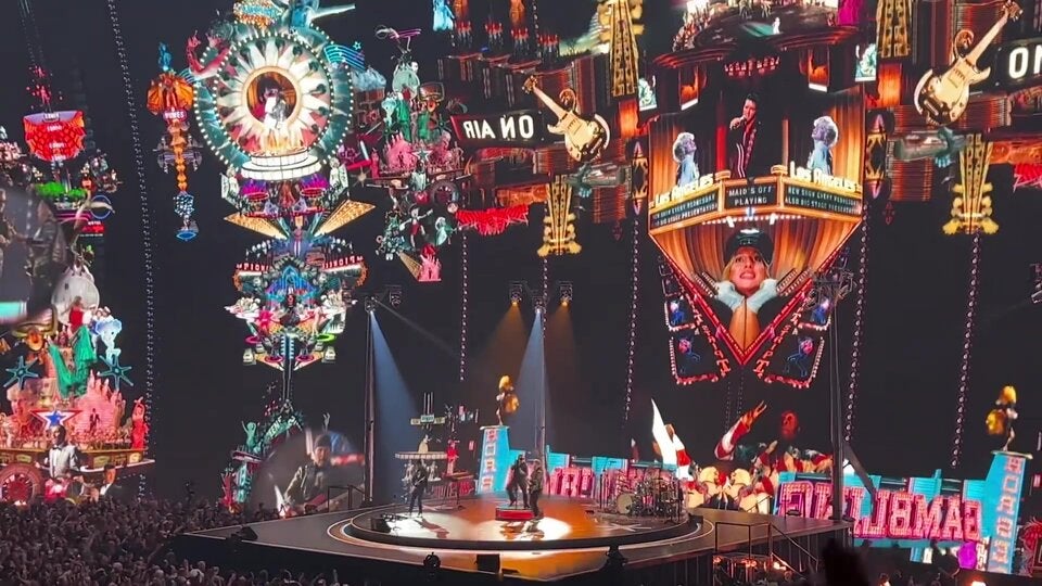 U2: Comeback mit Multimedia Overkill