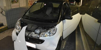 15-J&auml;hriger rast auf Flucht mit Auto in Unterf&uuml;hrung