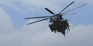 US-Hubschrauber st&uuml;rzt auf Flugzeug