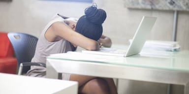 Nur 3 Stunden Schlaf: So &uuml;berstehen Sie den Tag