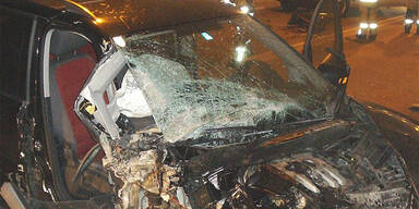 Alkolenker crashte in Tunnelwand