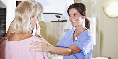 Brustkrebs: Weniger Haarausfall bei Chemo