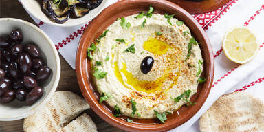 So gelingt der selbstgemachte Hummus