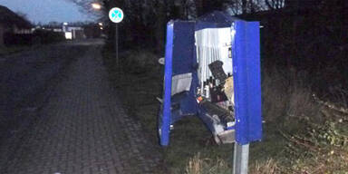 Mann sprengt Kondomautomaten - tot