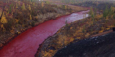 Fluss blutrot