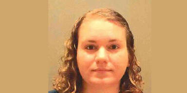 Lehrerin zwingt 12-J&auml;hrigen zu Anal-Sex