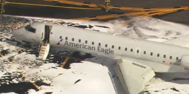 Startendes Flugzeug kollidierte mit Hirsch
