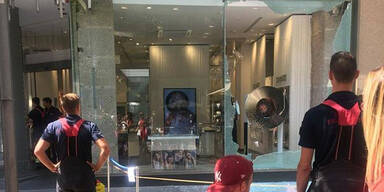 Swarovski  Fenster K&auml;rntner Stra&szlig;e