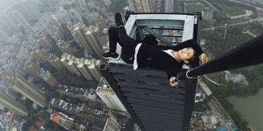 Chinese st&uuml;rzt bei Selfie in den Tod