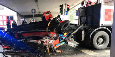 Lkw Crash DOnaustadt H&ouml;he versch&auml;tzt