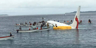 Flieger verpasst Landebahn und landet im Meer