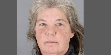 Lehrerin hat Sex mit 14-J&auml;hriger - Sch&uuml;ler findet Porno