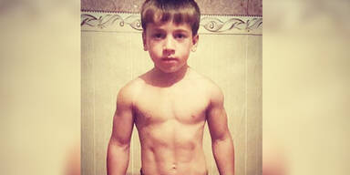 Muskel-Knirps (5) schafft 3.202 Liegest&uuml;tze